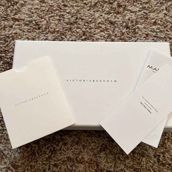 Victoria Beckham Double Bridge V-Line Navigator In Gold-Tortoise- 59mm  $325 New - Picture 14 of 14